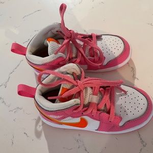 Girls toddler nike jordan hightops pink size 9c
